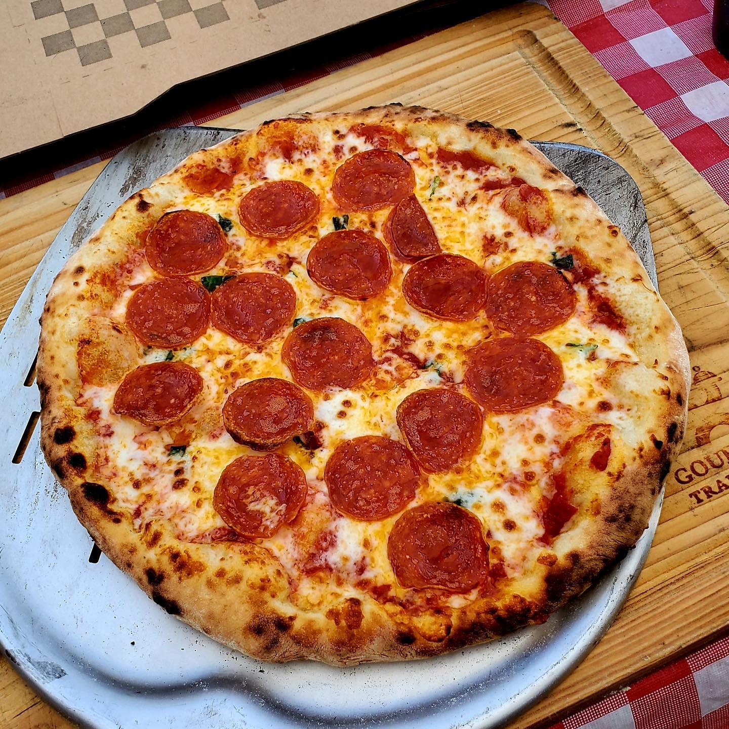 daves neapolitan pizza 1